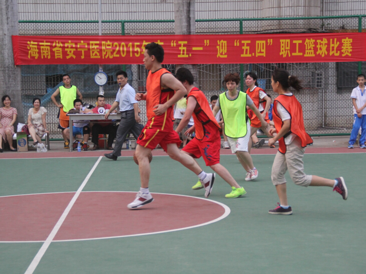 繁华靓丽的灯光球场