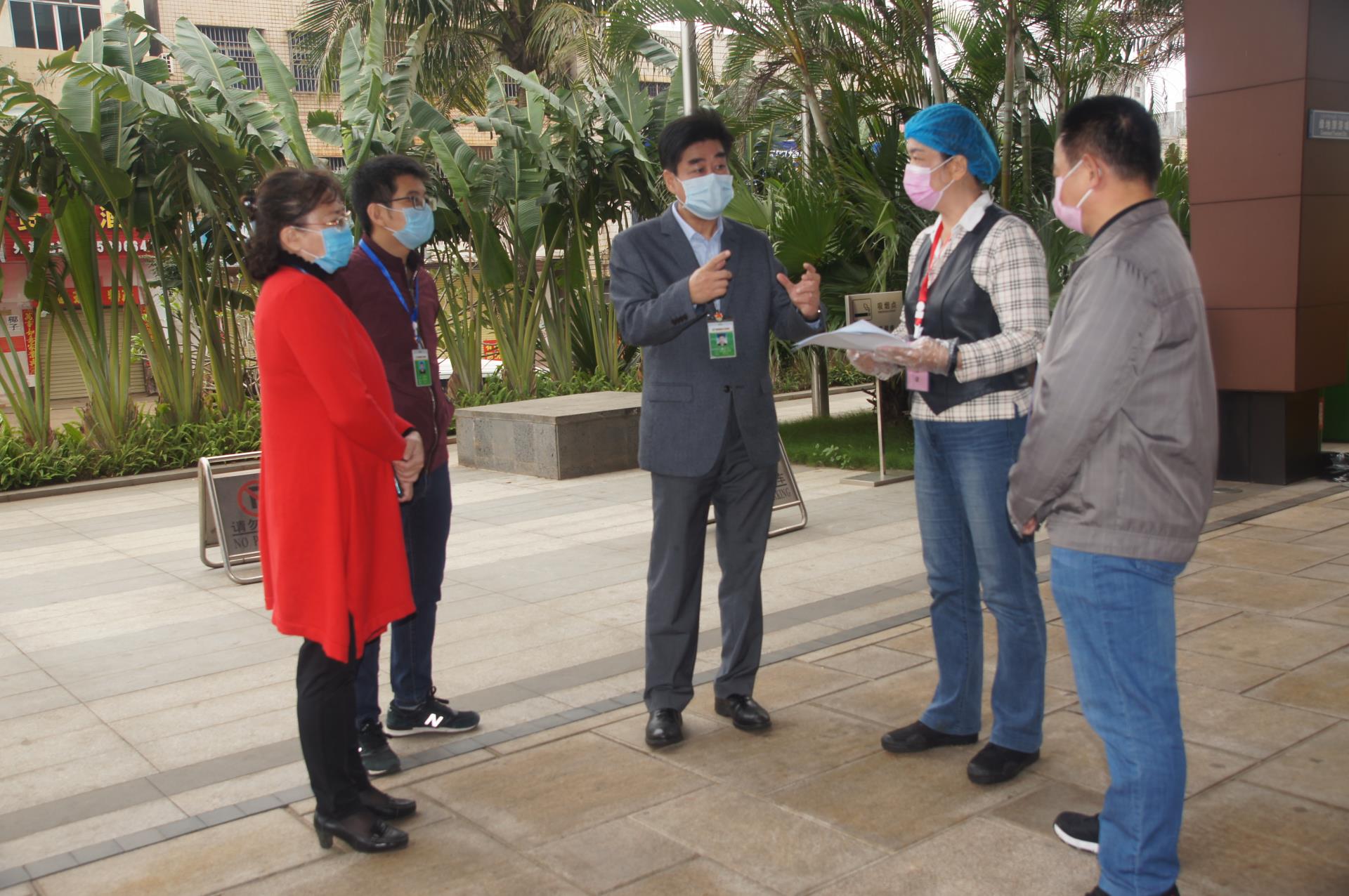 省安宁医院组织心理专家到海口市部分新型冠状病毒肺炎疫情防控留观点开展心理疏导宣传工作