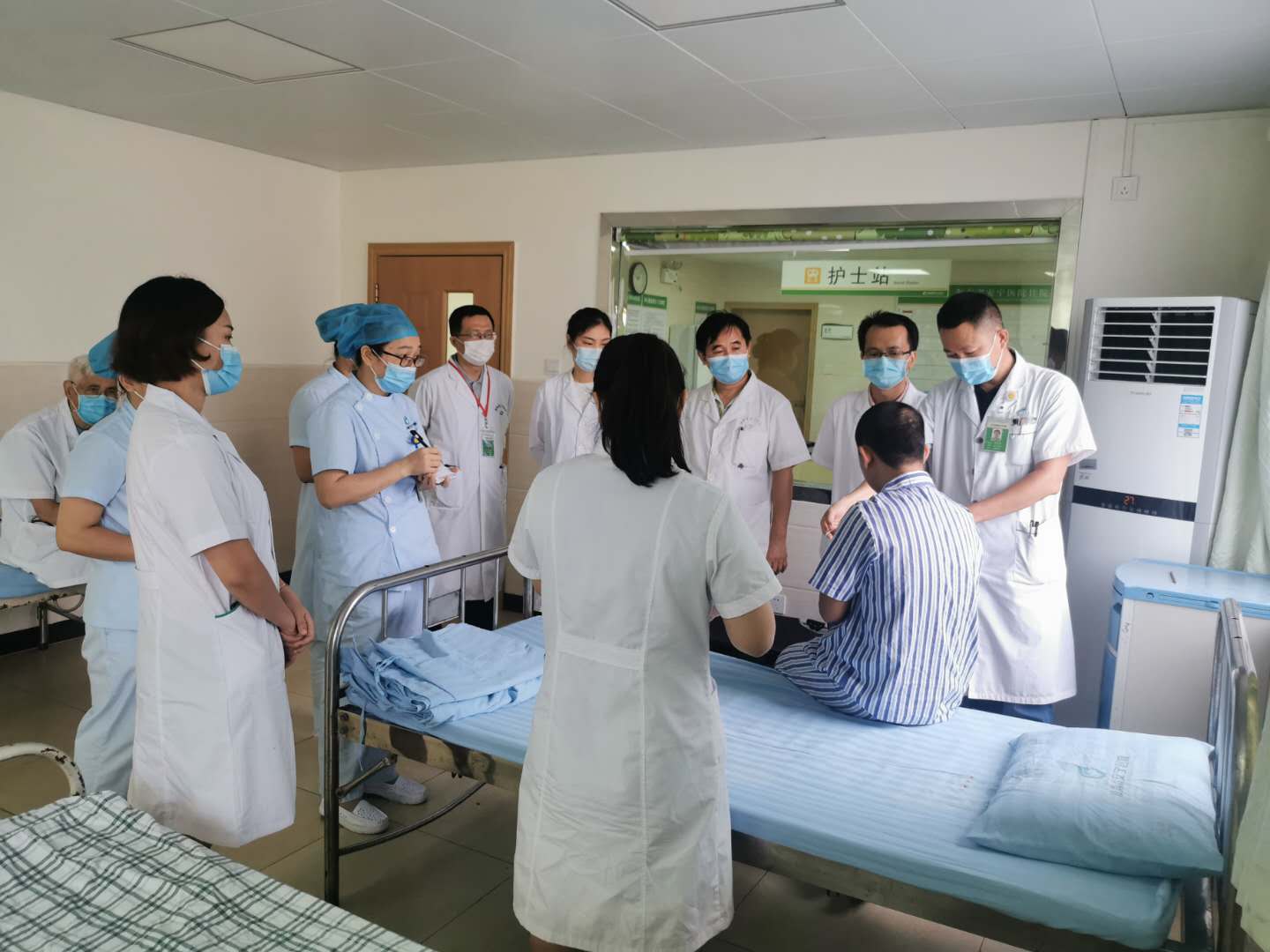 省安宁医院开展2020第三届“中国医师节”系列活动暨精神科临床三级查房大赛