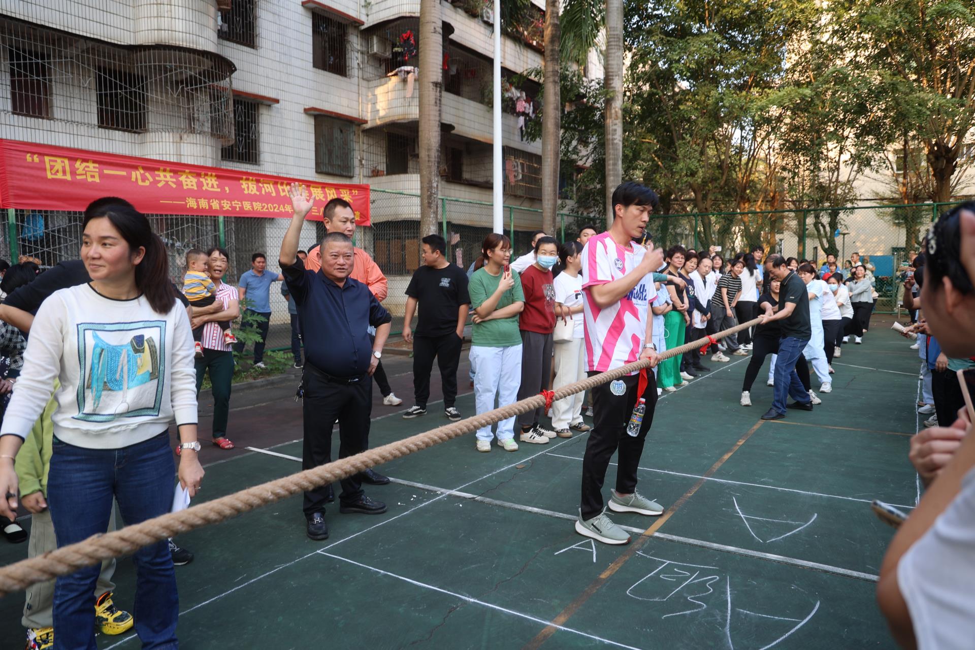 团结一心共奋进  凝心聚力展风采 省安宁医院举办2024年庆“三八”国际妇女节拔河比赛
