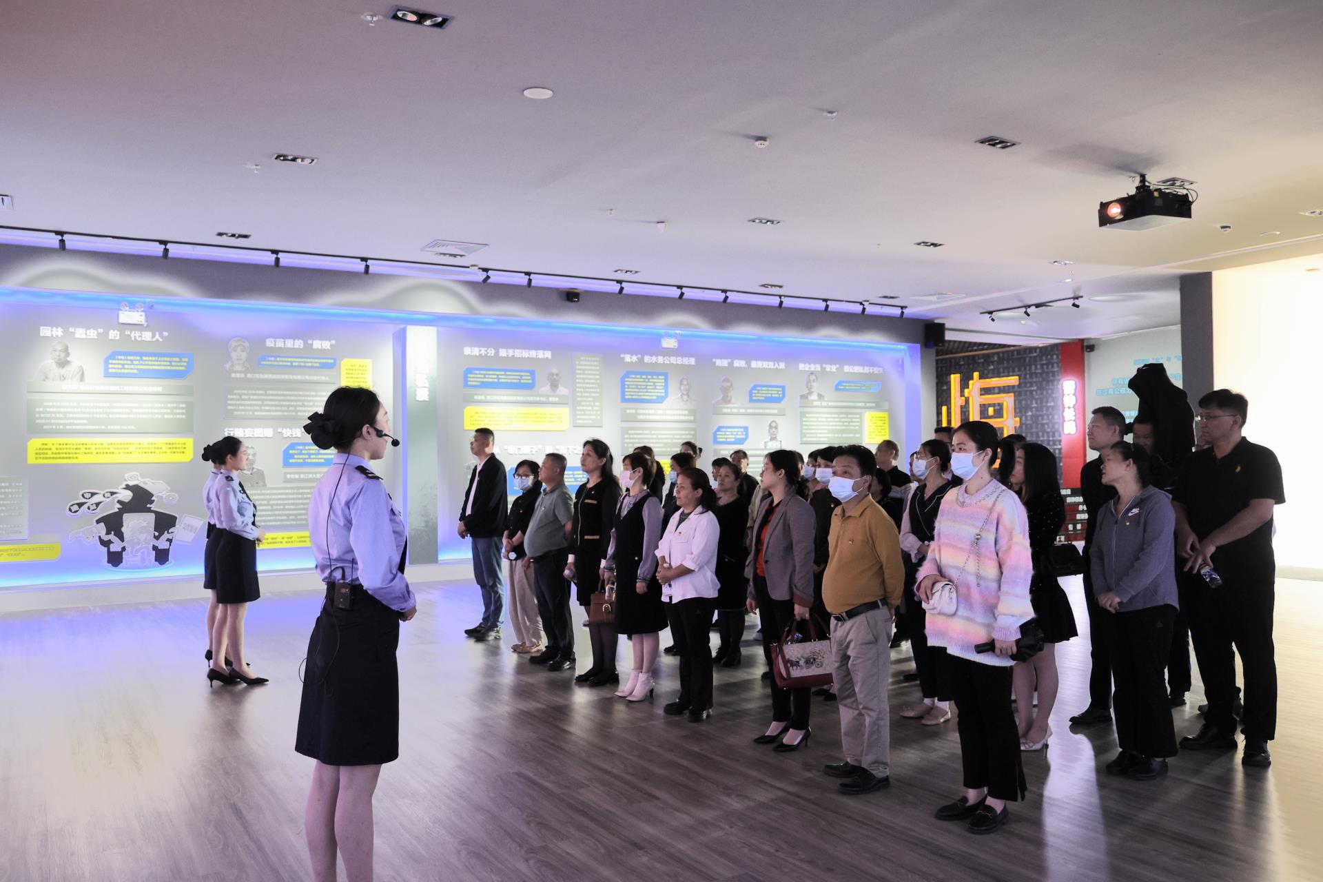 省安宁医院组织党员干部参观反腐倡廉警示教育基地